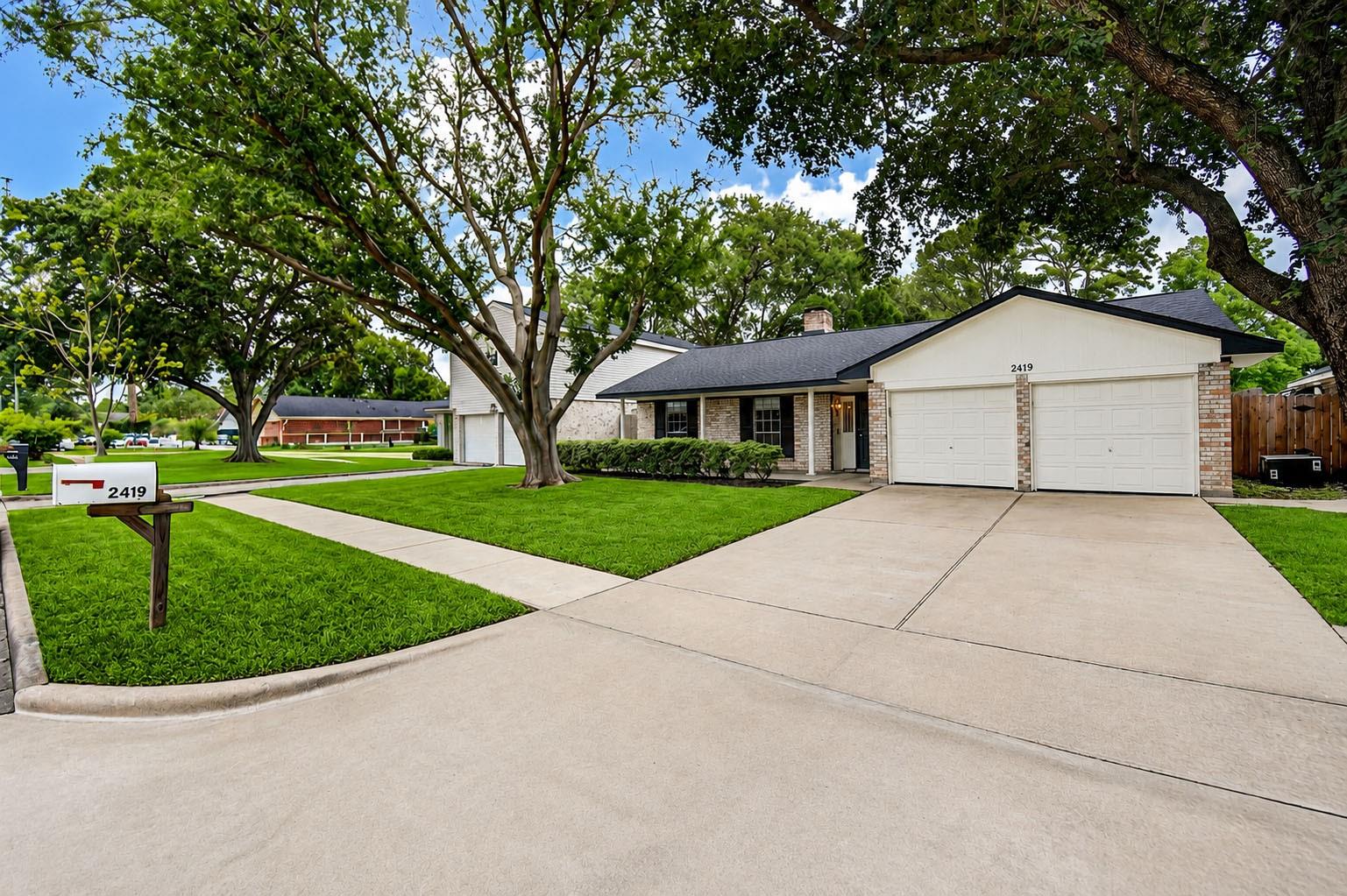 2419 Fairgreen Drive