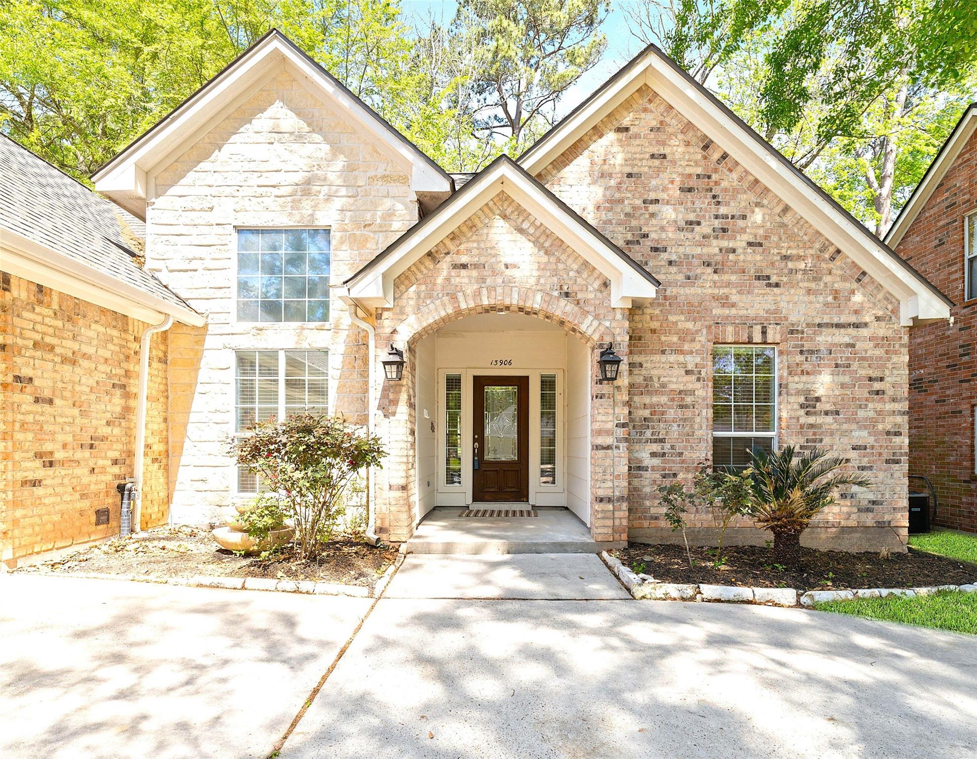 13906 Fountainview Drive