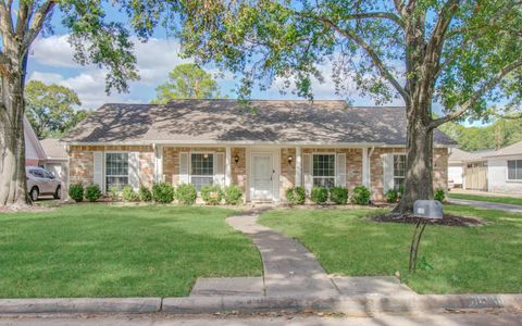 Photo of 10330 Summerhill Drive, Houston, TX 77070 (MLS # 18821751)