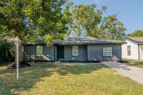 Photo of 9210 St Lo Road, Houston, TX 77033 (MLS # 68450821)