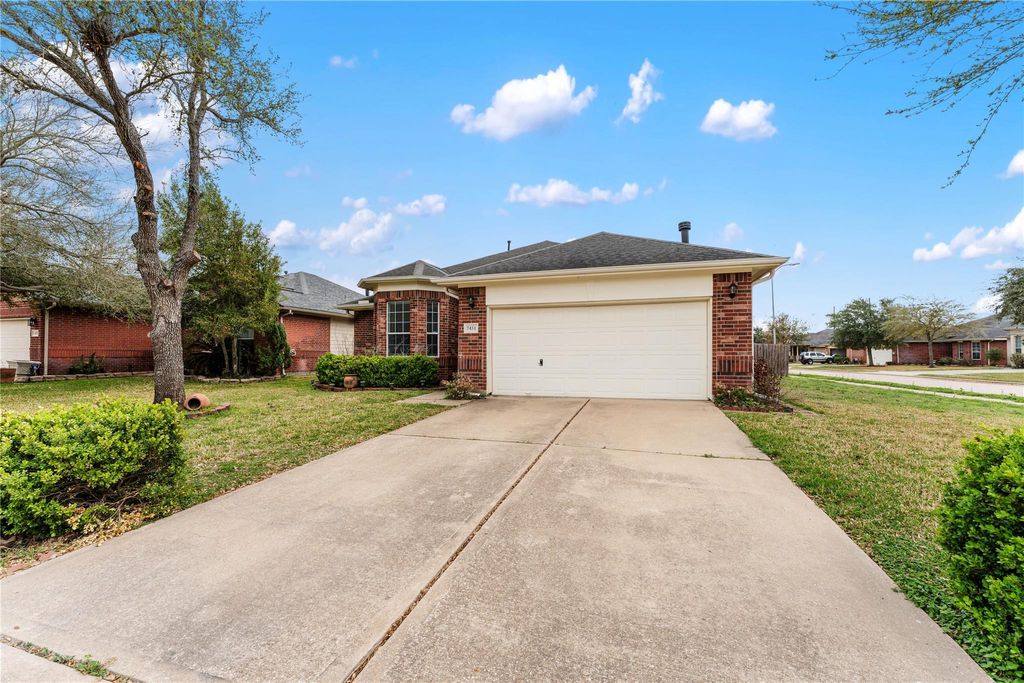 Photo of 7431 Sabinal Creek Drive, Richmond, TX 77407 (MLS # 17162689)
