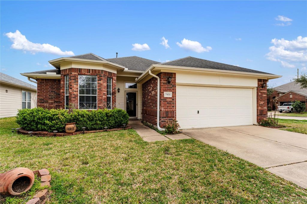 Photo of 7431 Sabinal Creek Drive, Richmond, TX 77407 (MLS # 17162689)