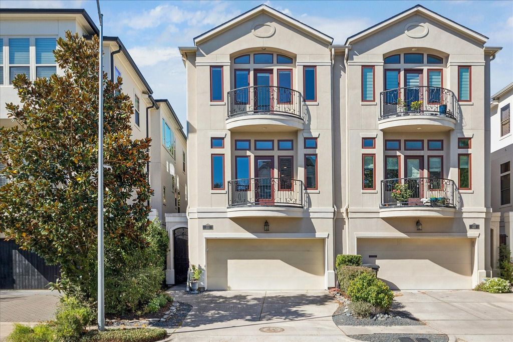 Photo of 1712 Mcduffie Street, Houston, TX 77019 (MLS # 71219923)