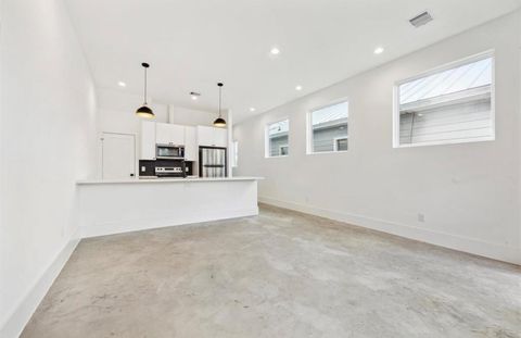 Photo of 316 N Everton Street #C, Houston, TX 77003 (MLS # 80812952)