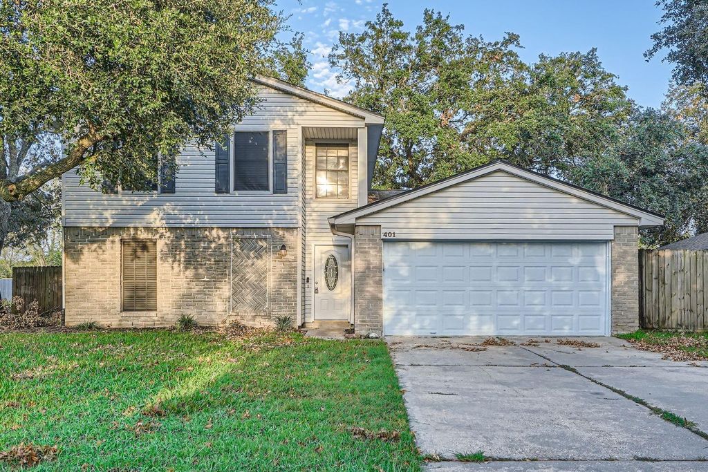 Photo of 401 Summer Place Court, League City, TX 77573 (MLS # 28485790)