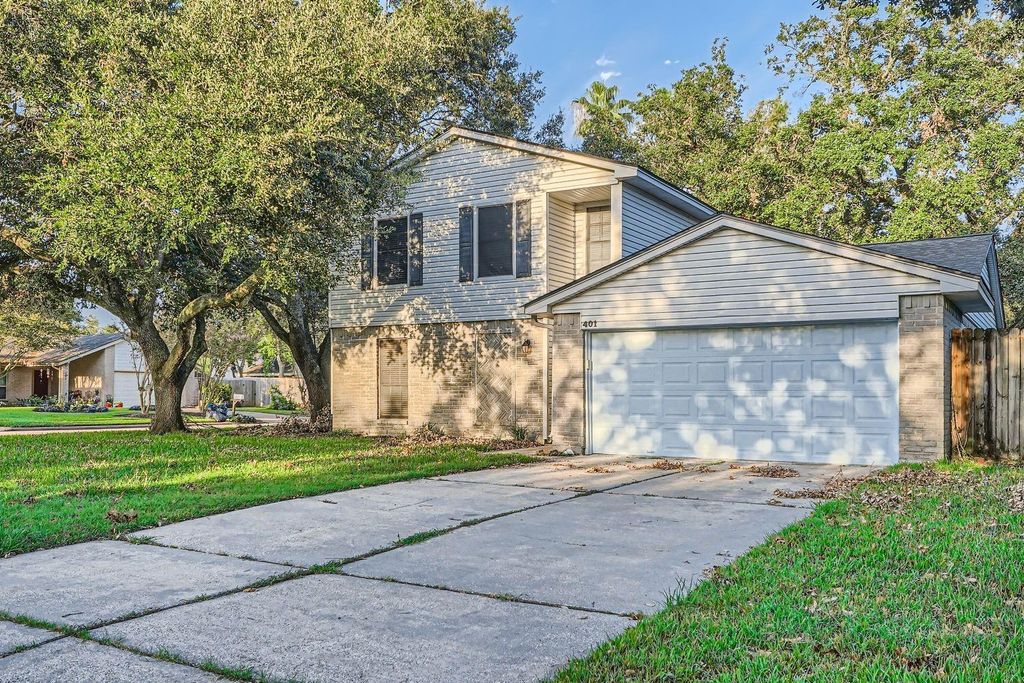 Photo of 401 Summer Place Court, League City, TX 77573 (MLS # 28485790)