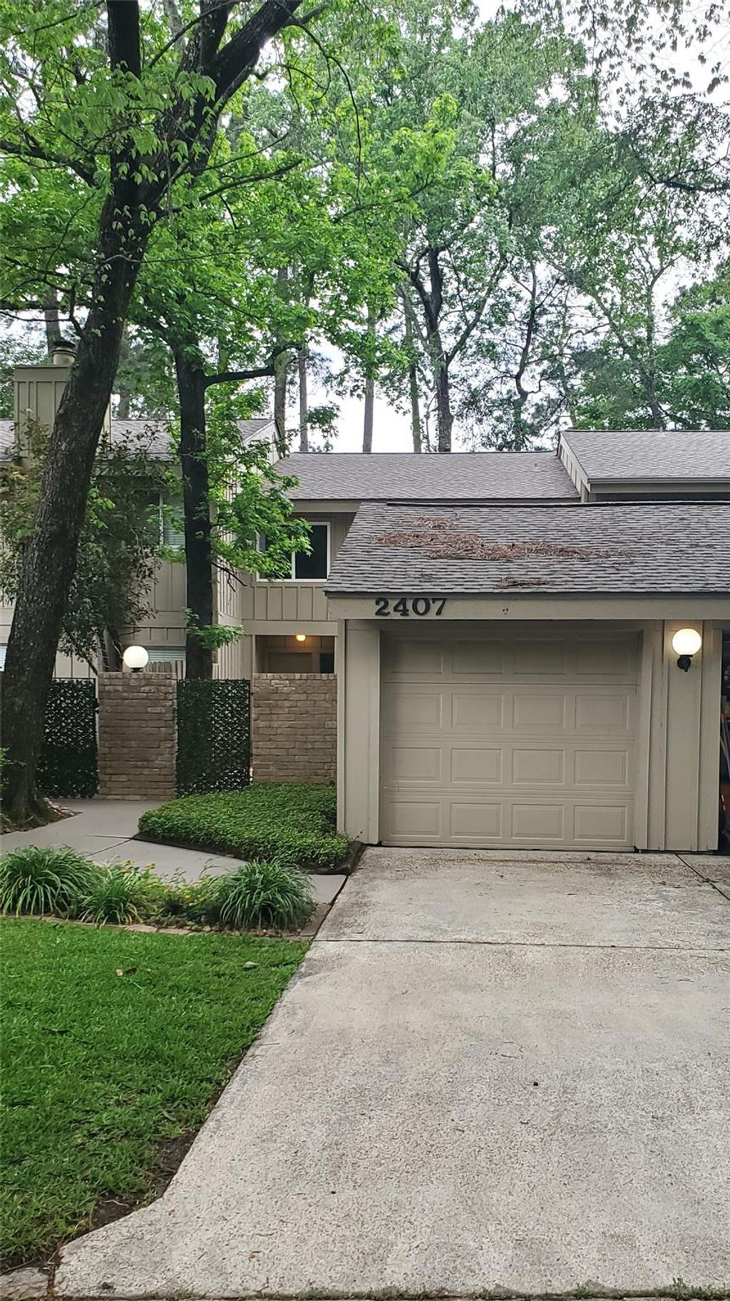 Photo of 2407 W Settlers Way, The Woodlands, TX 77380 (MLS # 11123193)