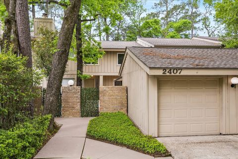 Photo of 2407 W Settlers Way, The Woodlands, TX 77380 (MLS # 11123193)