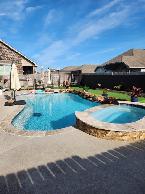 Photo of 2609 Matterhorn Mist Drive, Rosharon, TX 77583 (MLS # 25283603)