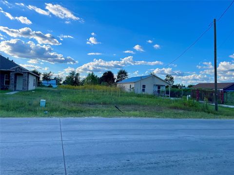 Photo of 325 Road 5102, Cleveland, TX 77327 (MLS # 35292966)