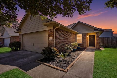 Homes For Sale - 7111 Cool Spring Court<br/> Magnolia, TX 77354