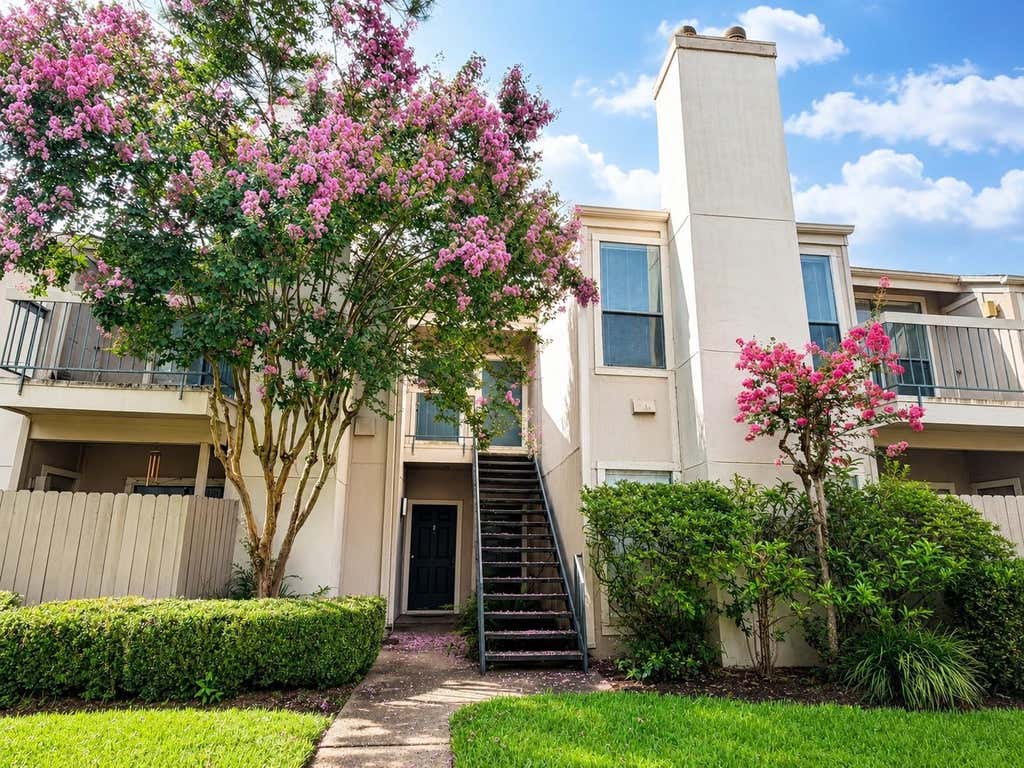 Photo of 7900 N Stadium Drive #8, Houston, TX 77030 (MLS # 72855466)