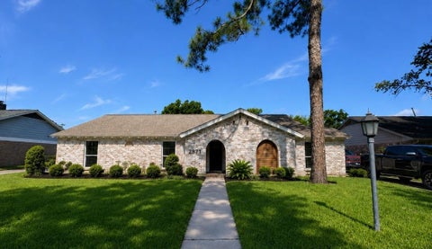 Photo of 2731 Manila Lane, Houston, TX 77043 (MLS # 46350483)