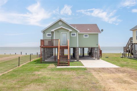 Photo of 213 Heartfield Lane, Smith Point, TX 77514 (MLS # 85089817)