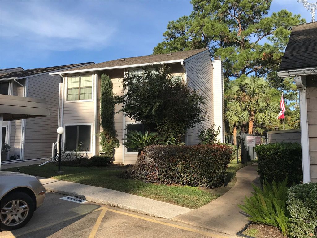 Photo of 14911 Wunderlich Drive #1408, Houston, TX 77069 (MLS # 88015415)