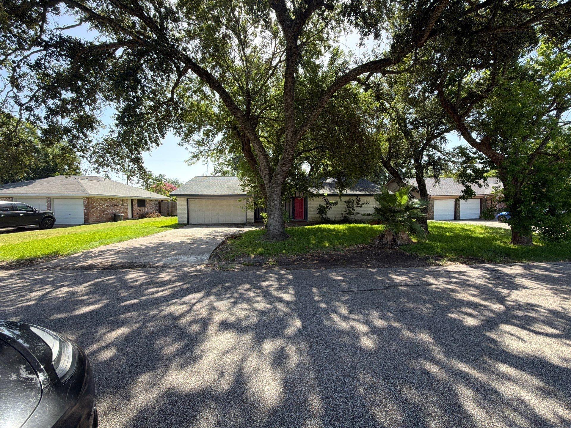 3911 Dolphin Lane