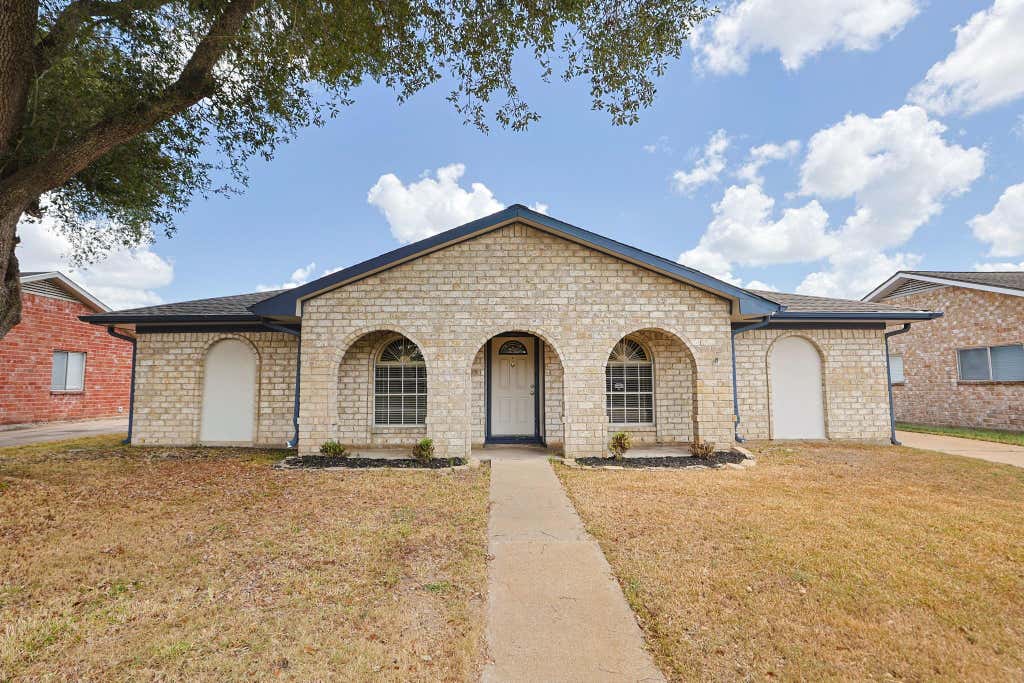 Photo of 815 Park Meadow Drive, Katy, TX 77450 (MLS # 43150490)