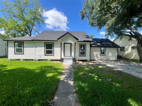 Photo of 306 S Virginia Street, La Porte, TX 77571 (MLS # 60768445)