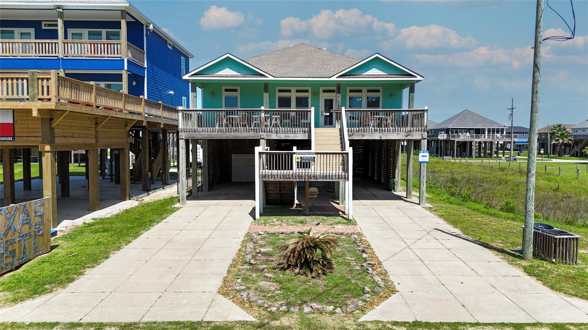 1121 Blue Water Drive