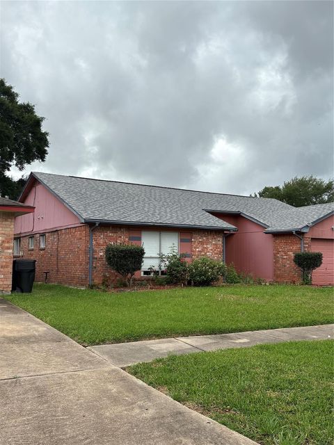 Photo of 8315 Bee Meadow Lane, Houston, TX 77489 (MLS # 2829024)