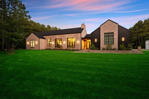 Photo of 798 Eastgate Park, Livingston, TX 77351 (MLS # 22398965)