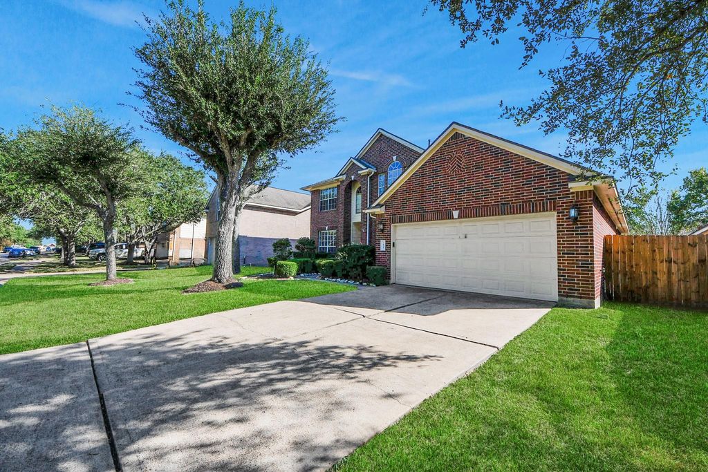 Photo of 1631 Mustang Crossing, Missouri City, TX 77459 (MLS # 84384846)