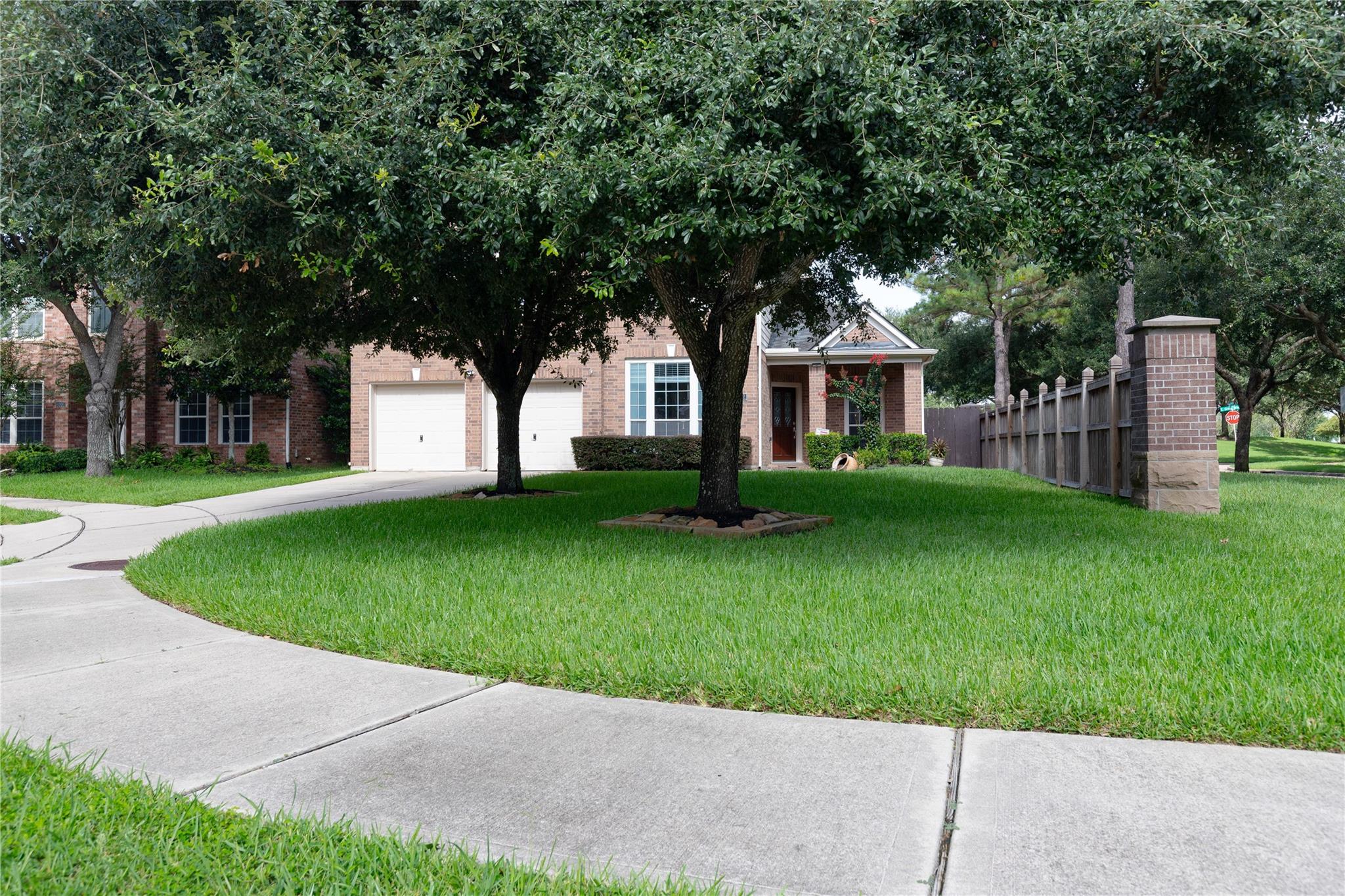 6002 Lakebluff