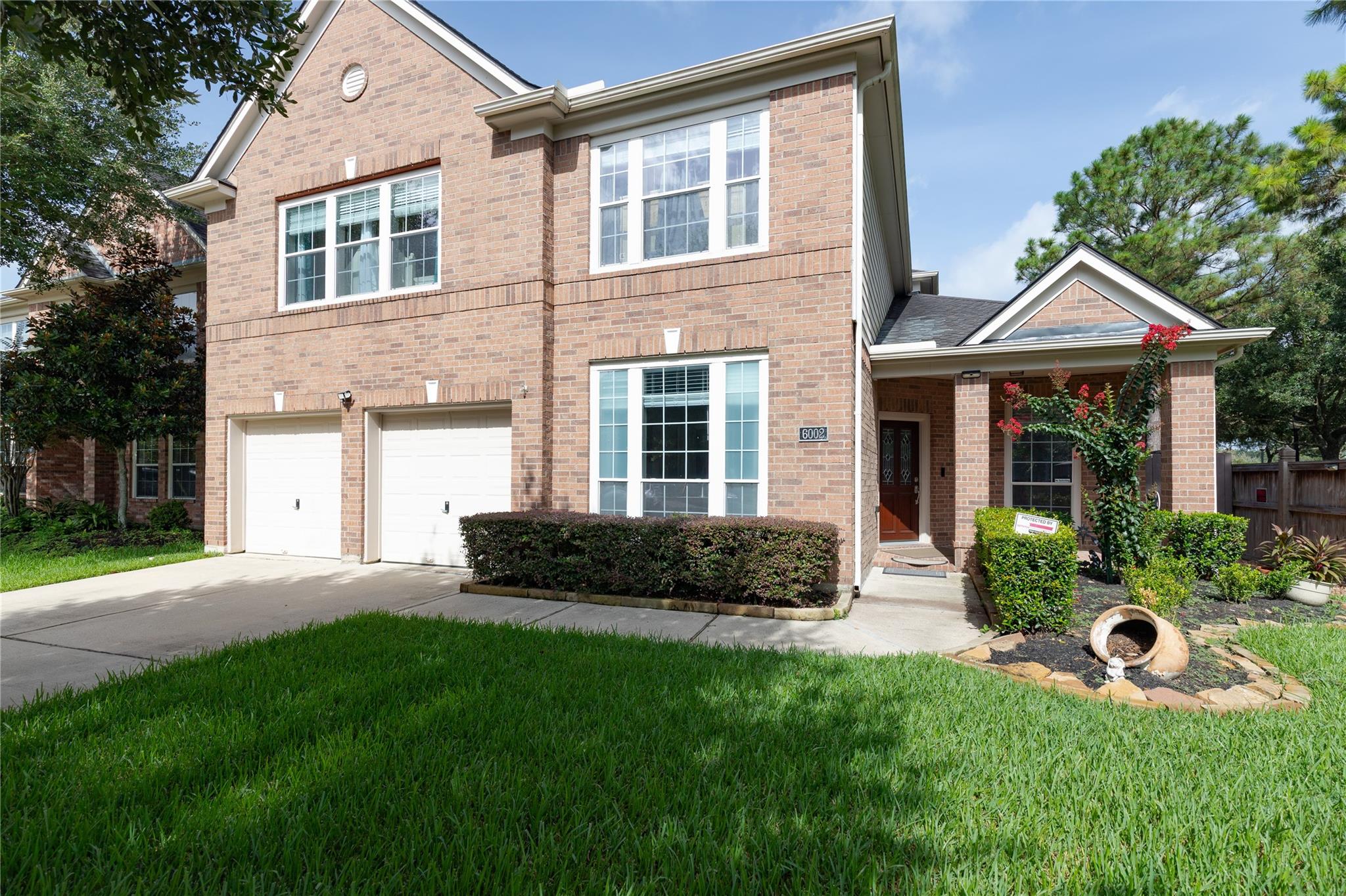 6002 Lakebluff