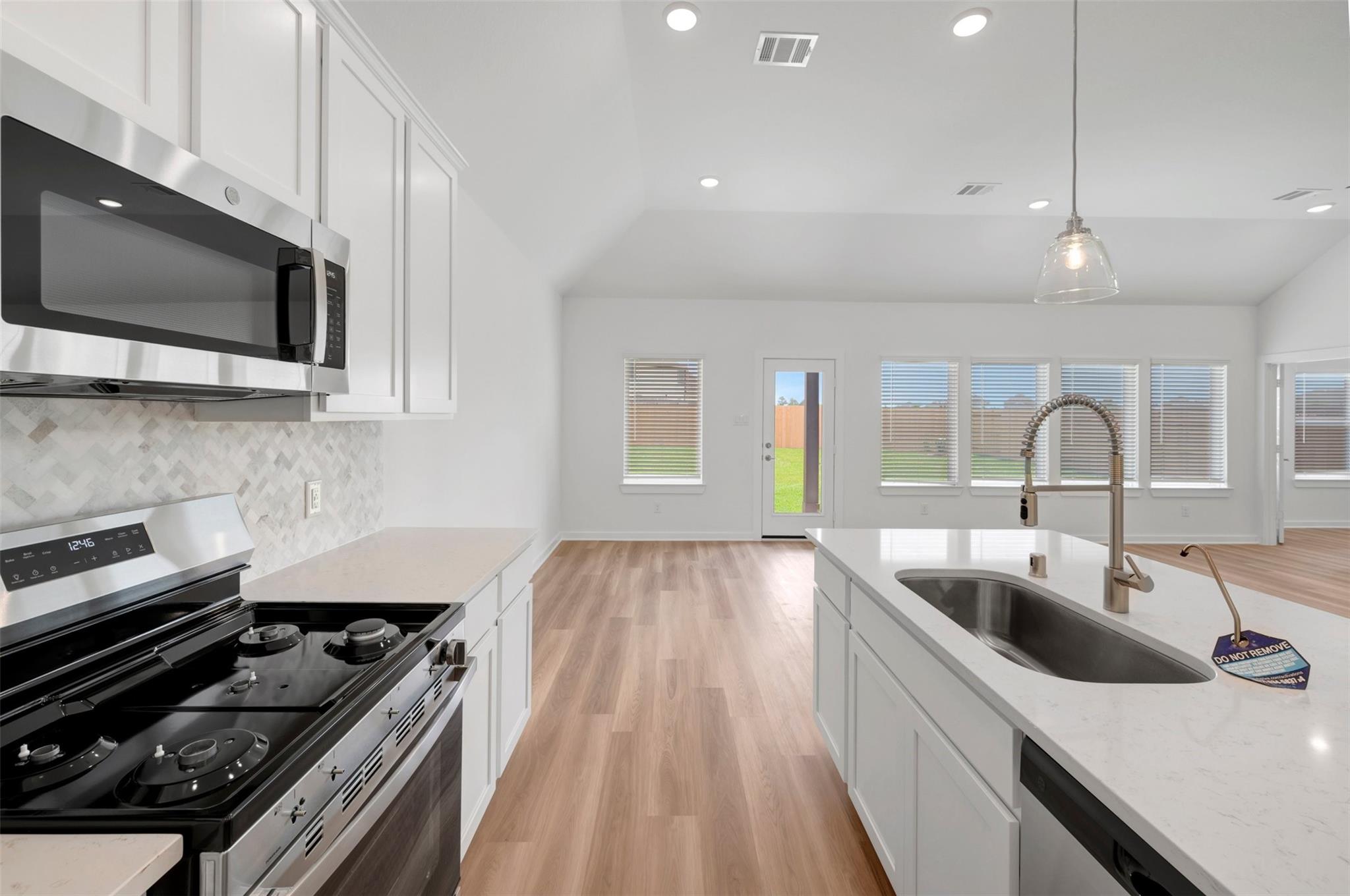 5711 Sunland Trail