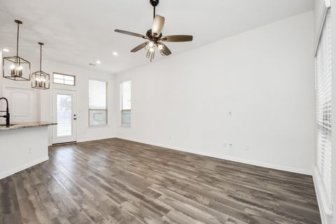 Tiny photo for 282 Brocks Lane, Montgomery, TX 77356 (MLS # 26917227)