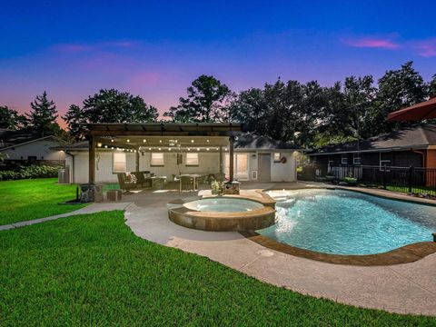 Photo of 712 Barbara Street, Tomball, TX 77375 (MLS # 80760310)