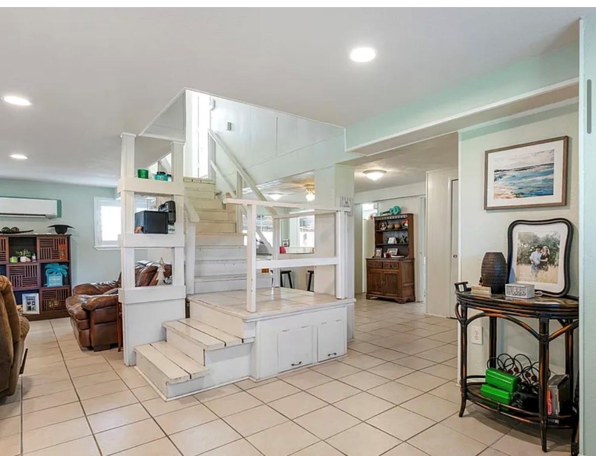 909 Private Road 652