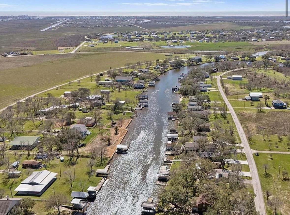909 Private Road 652