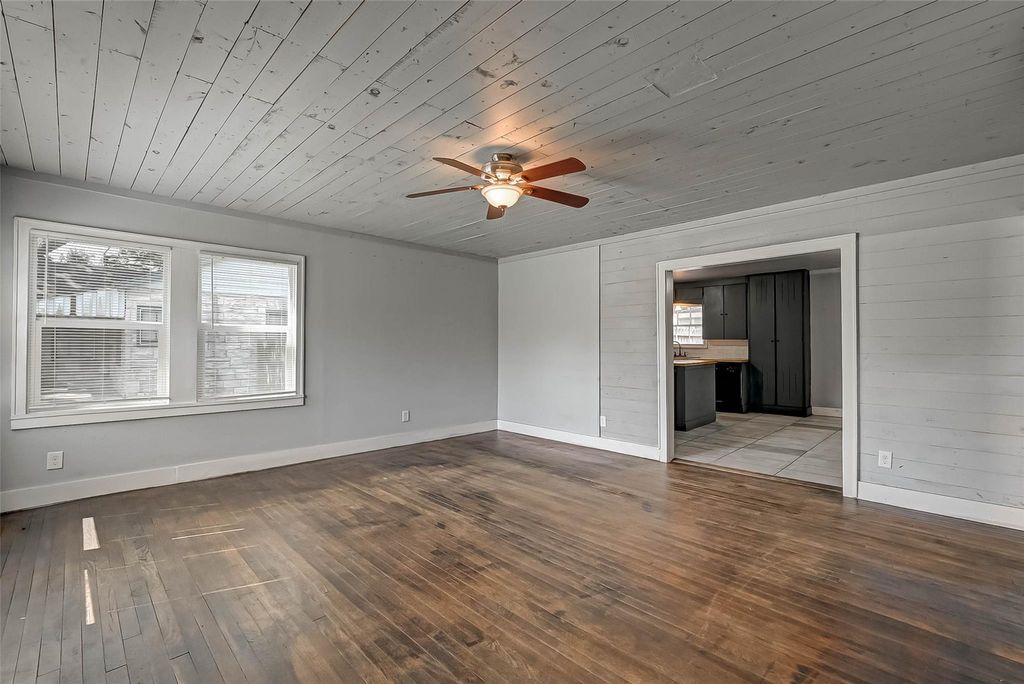 Photo of 1018 W Sealy Street, Alvin, TX 77511 (MLS # 24153594)