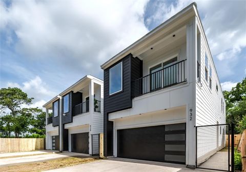 Photo of 1911 Dewalt St St, Houston, TX 77088 (MLS # 3536362)