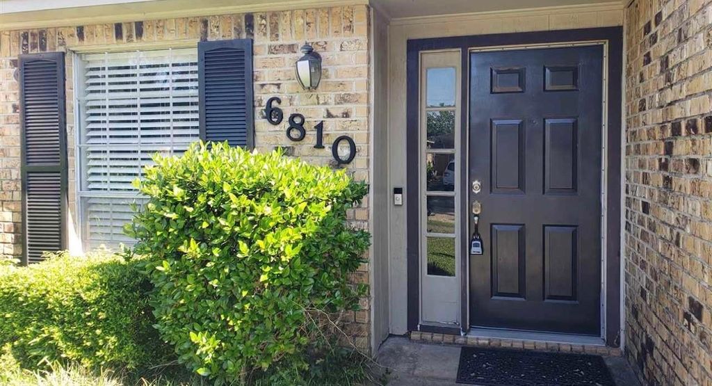 Photo of 6810 Marshall Place Dr, Beaumont, TX 77706 (MLS # 21005296)