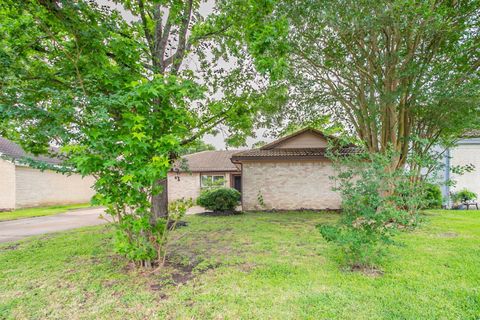 Photo of 5935 Caruso Forest Drive, Houston, TX 77088 (MLS # 83413406)