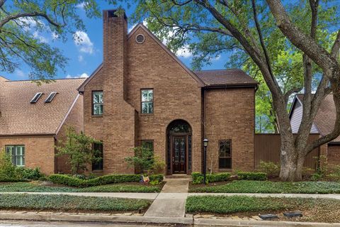 Photo of 6 Pembrook Court, Bellaire, TX 77401 (MLS # 89876468)