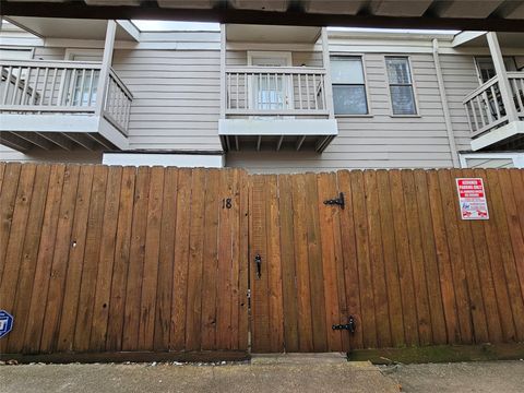 Tiny photo for 11710 Southlake Drive #18, Houston, TX 77077 (MLS # 25342448)