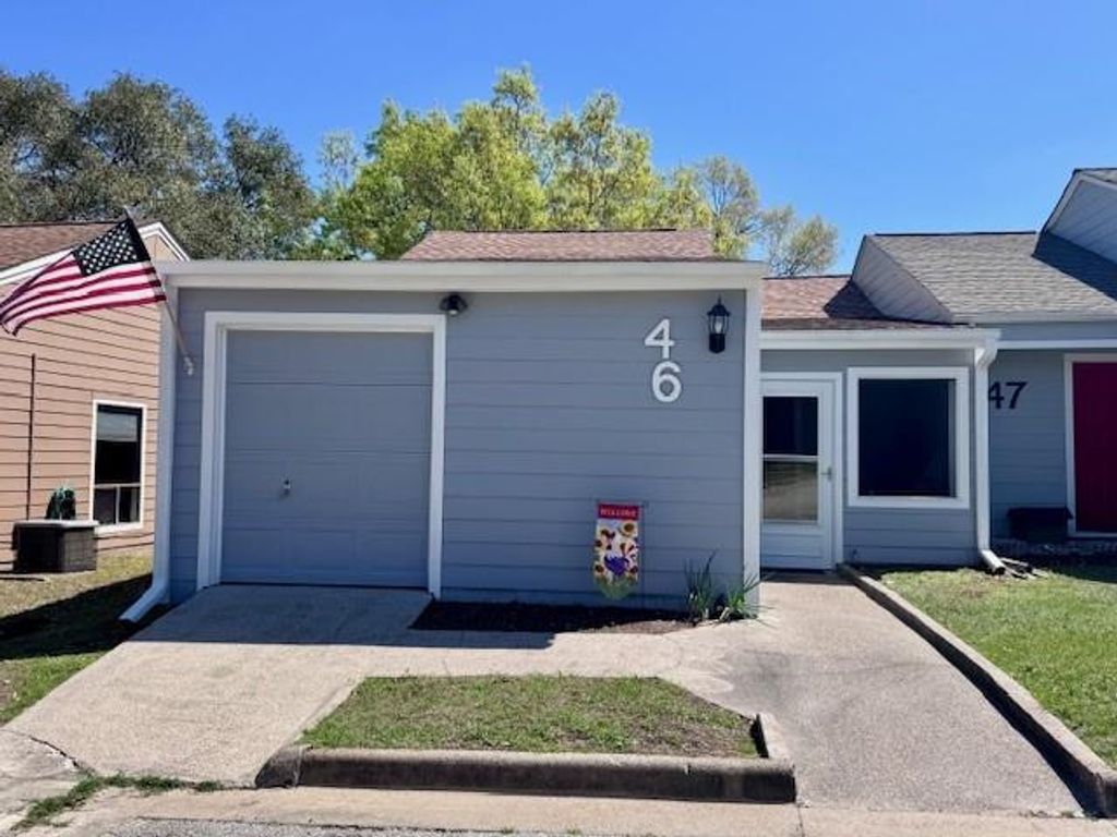 Photo of 46 Westwood Village Drive #TH46, Trinity, TX 75862 (MLS # 73477644)