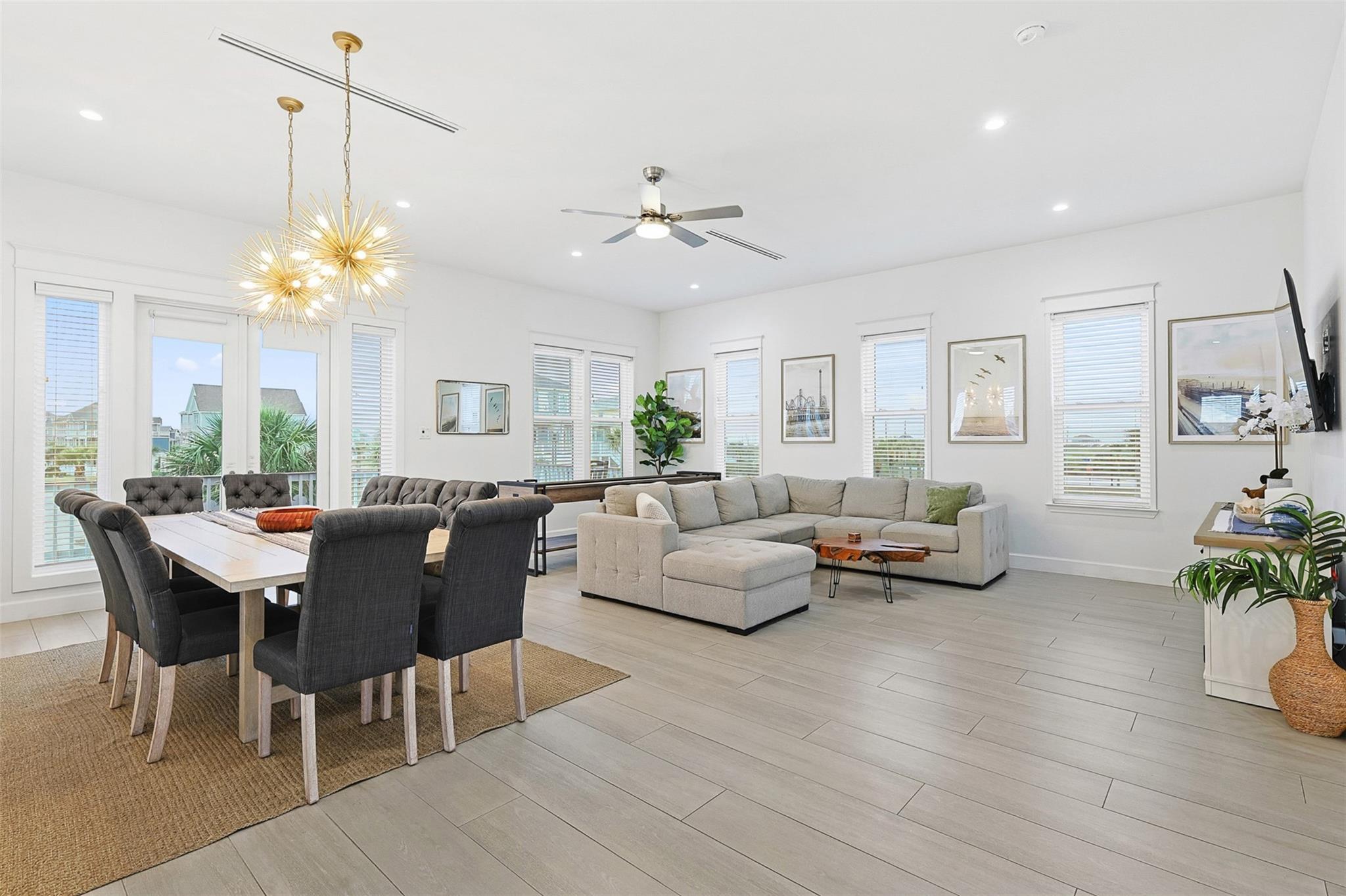 4119 Royal Tern Lane