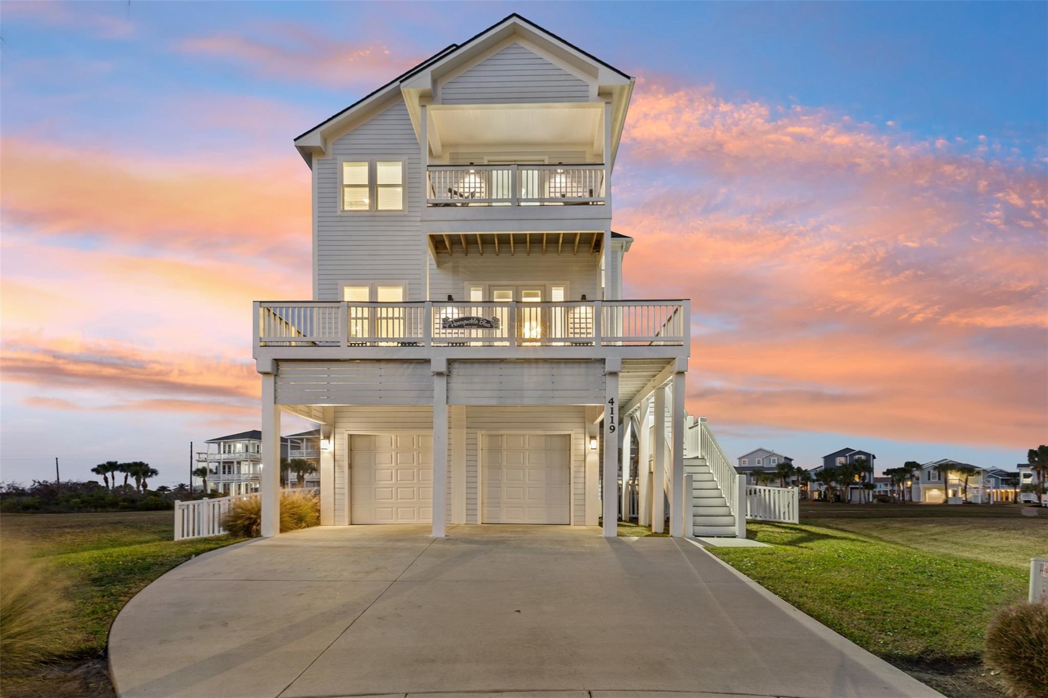 4119 Royal Tern Lane
