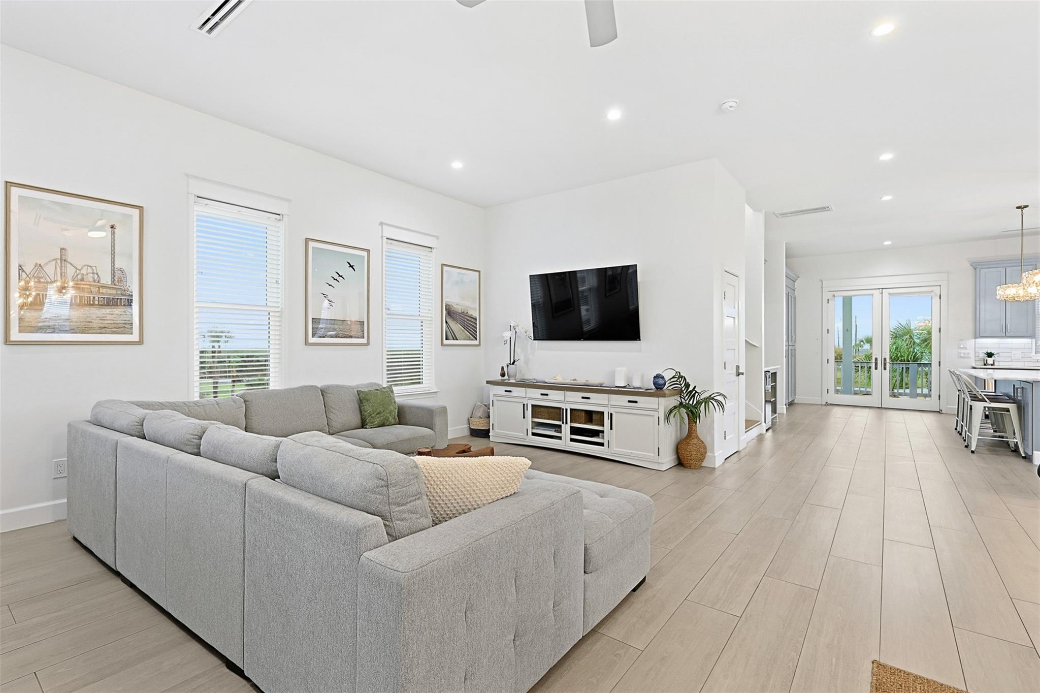 4119 Royal Tern Lane
