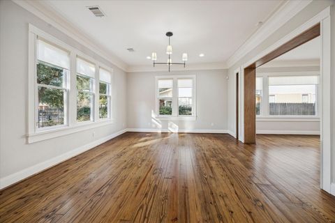 Tiny photo for 1226 Heights Boulevard, Houston, TX 77008 (MLS # 49566384)