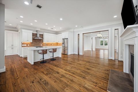 Tiny photo for 1226 Heights Boulevard, Houston, TX 77008 (MLS # 49566384)