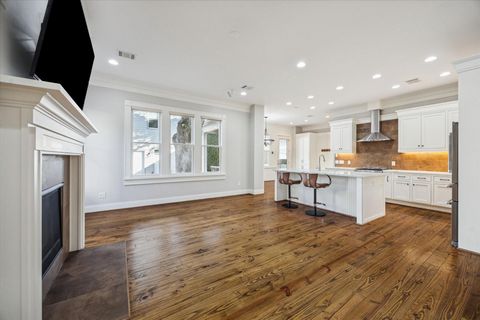 Tiny photo for 1226 Heights Boulevard, Houston, TX 77008 (MLS # 49566384)