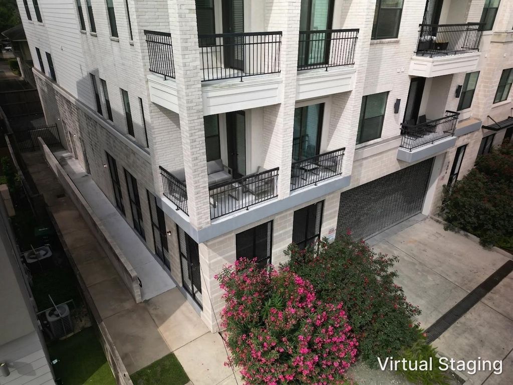Photo of 1508 Blodgett Street #301, Houston, TX 77004 (MLS # 9205220)