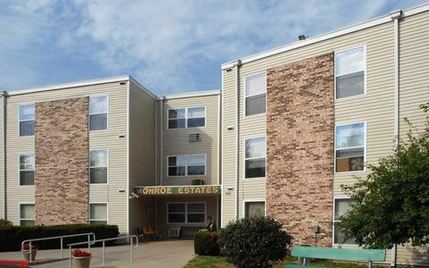 Condo For Rent - 601 N Monroe St<br/> Lebanon, MO 65536