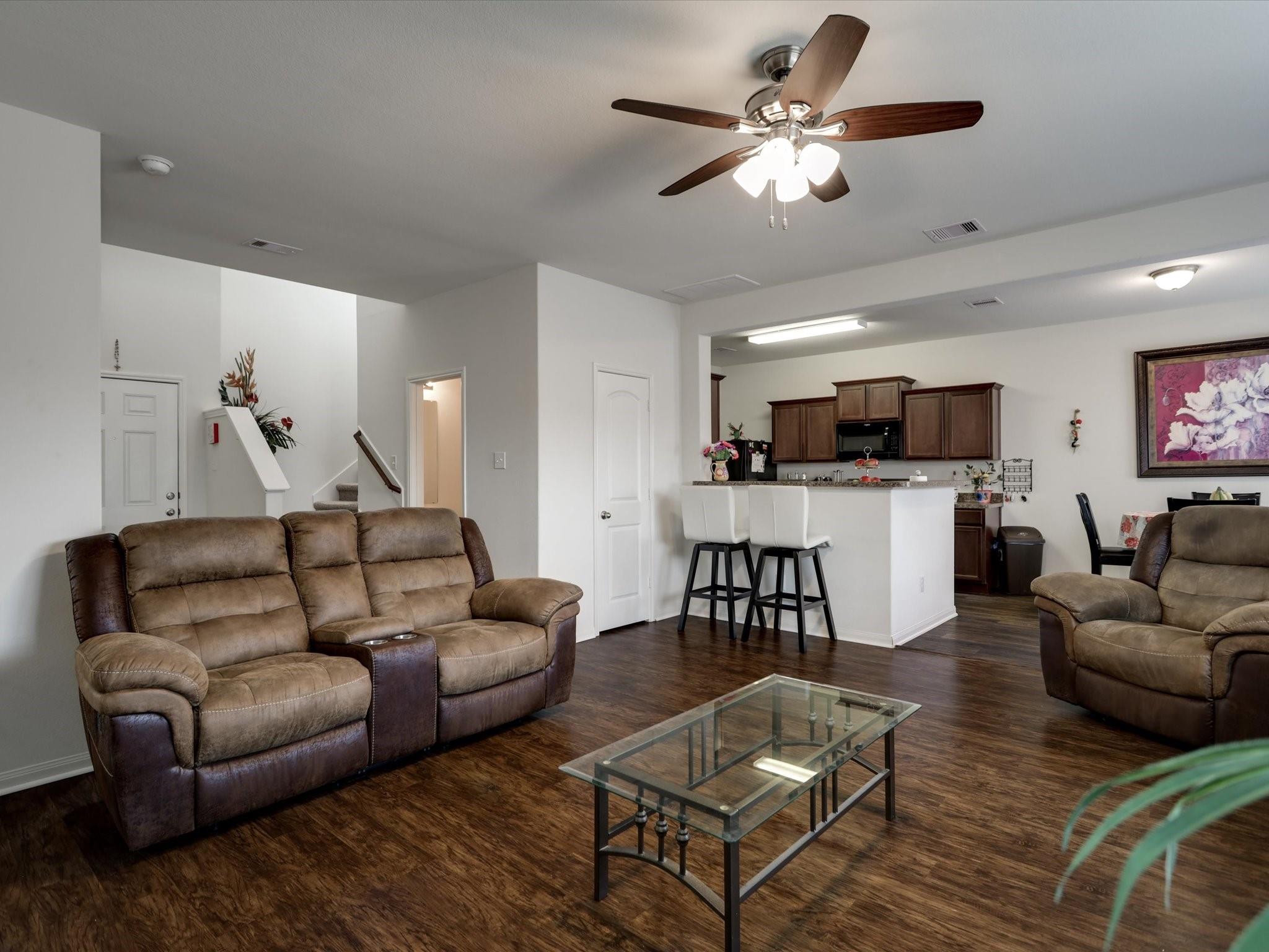 952 Lake View Circle W