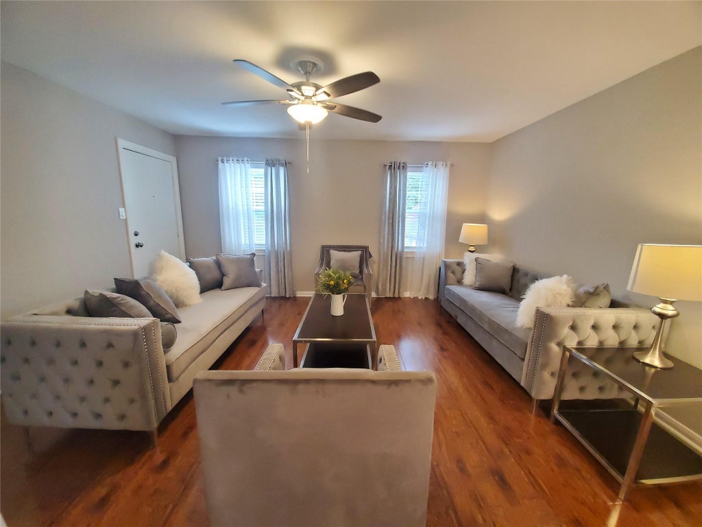 Photo of 5206 Arboles Drive #B3, Houston, TX 77035 (MLS # 10017739)